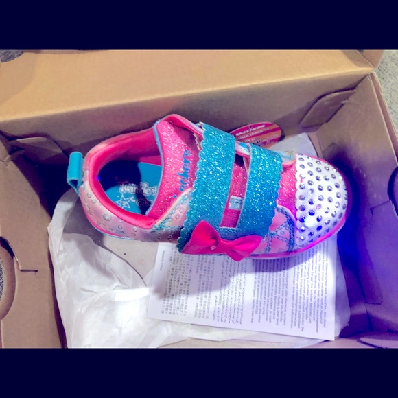 Twinkle Toes in box fairly new lightup sneakers - Picture 7 of 9